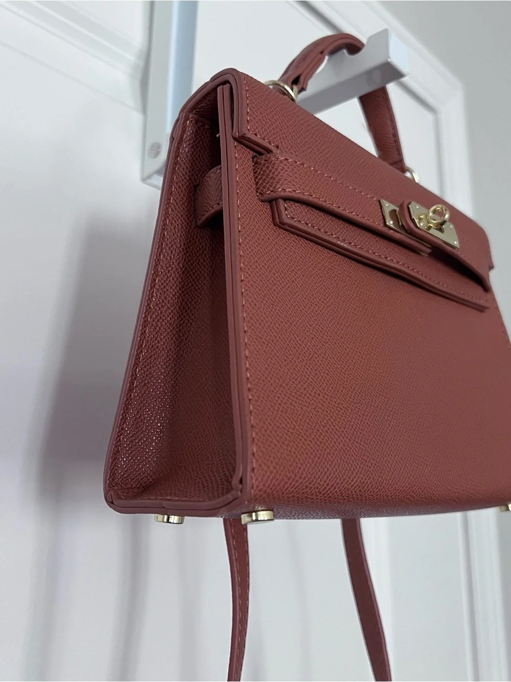 Unbranded cognac tan